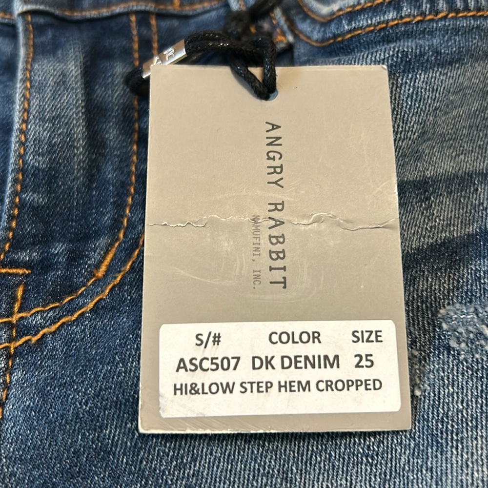 NWT ANGRY RABBIT 25 skinny destroyed wash cropped jeans with slant hem - Picture 4 of 9